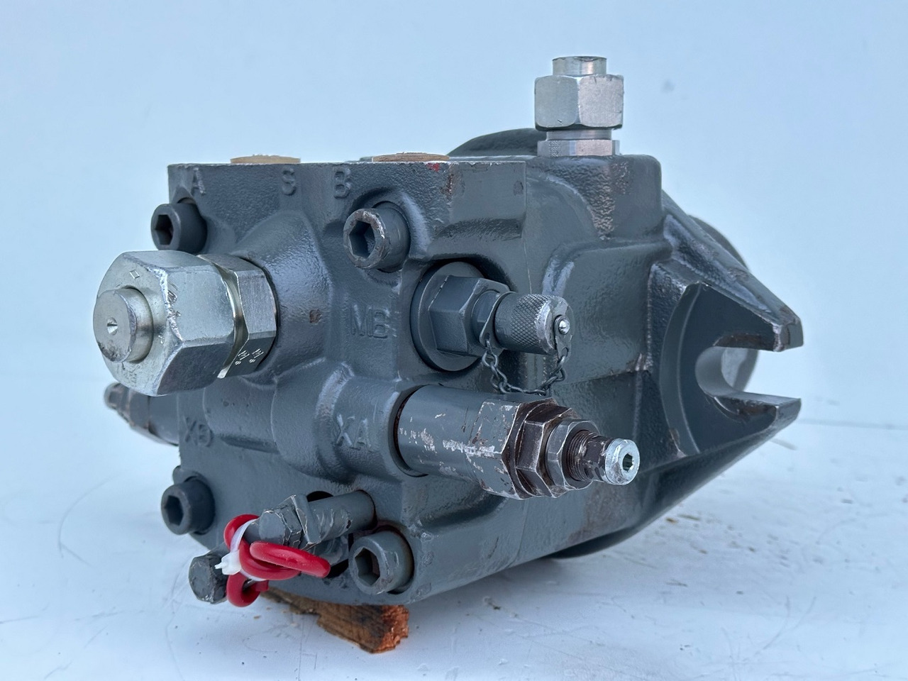 محرك سوينغ - حفارة Liebherr Hydraulikeinbaumotor Typ:FMF090.  ID-Nr.10139164 - ID-Nr.11371743. R946 LC, R946 LC-V, R946 NLC, R946 S-HD, R950 LC-V, R950 S-HD, R950.  #11371743.11929#: صورة 6