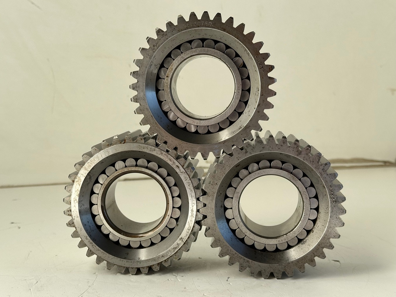 Liebherr Planetenrad ID-Nr.9443074 - ID-Nr.944307403 - ID-Nr.90208594 mit Zylinderrollenlager ID-Nr.7610032 - ID-Nr.761003203. #944307503.18.12# - محرك سوينغ - آلات البناء: صورة 4 Liebherr Planetenrad ID-Nr.9443074 - ID-Nr.944307403 - ID-Nr.90208594 mit Zylinderrollenlager ID-Nr.7610032 - ID-Nr.761003203. #944307503.18.12# - محرك سوينغ - آلات البناء: صورة 4