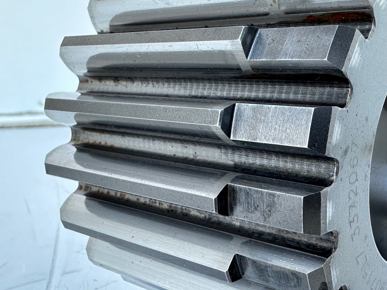 محرك السفر - حفار زحاف Liebherr Sonnenrad ID-Nr.969490701. FAT355P076-FAT355P077-FAT355P120. LH26,LH30C,LH40C,LO1916,LO1926,LOS916,LOS926,R906,R916,R920,R922,R924,R926. #969490701.06.08#: صورة 7 محرك السفر - حفار زحاف Liebherr Sonnenrad ID-Nr.969490701. FAT355P076-FAT355P077-FAT355P120. LH26,LH30C,LH40C,LO1916,LO1926,LOS916,LOS926,R906,R916,R920,R922,R924,R926. #969490701.06.08#: صورة 7