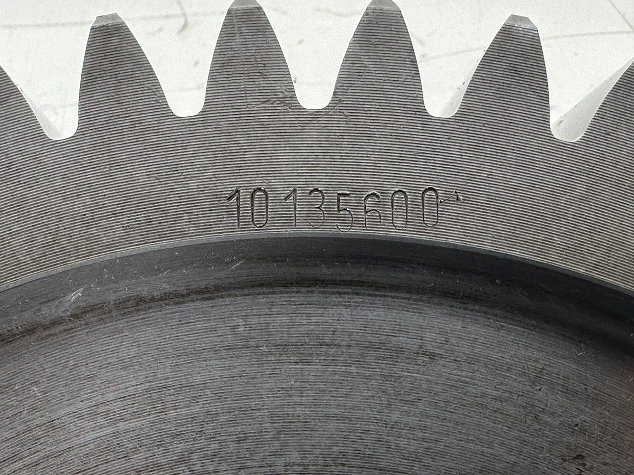 نقل الحركة - آلات البناء Liebherr Stirnrad ID-Nr.10135600. Pumpenverteilergetriebe Typ:PVG450 C 468. PR776-1296. #10135600.02#: صورة 17 نقل الحركة - آلات البناء Liebherr Stirnrad ID-Nr.10135600. Pumpenverteilergetriebe Typ:PVG450 C 468. PR776-1296. #10135600.02#: صورة 17