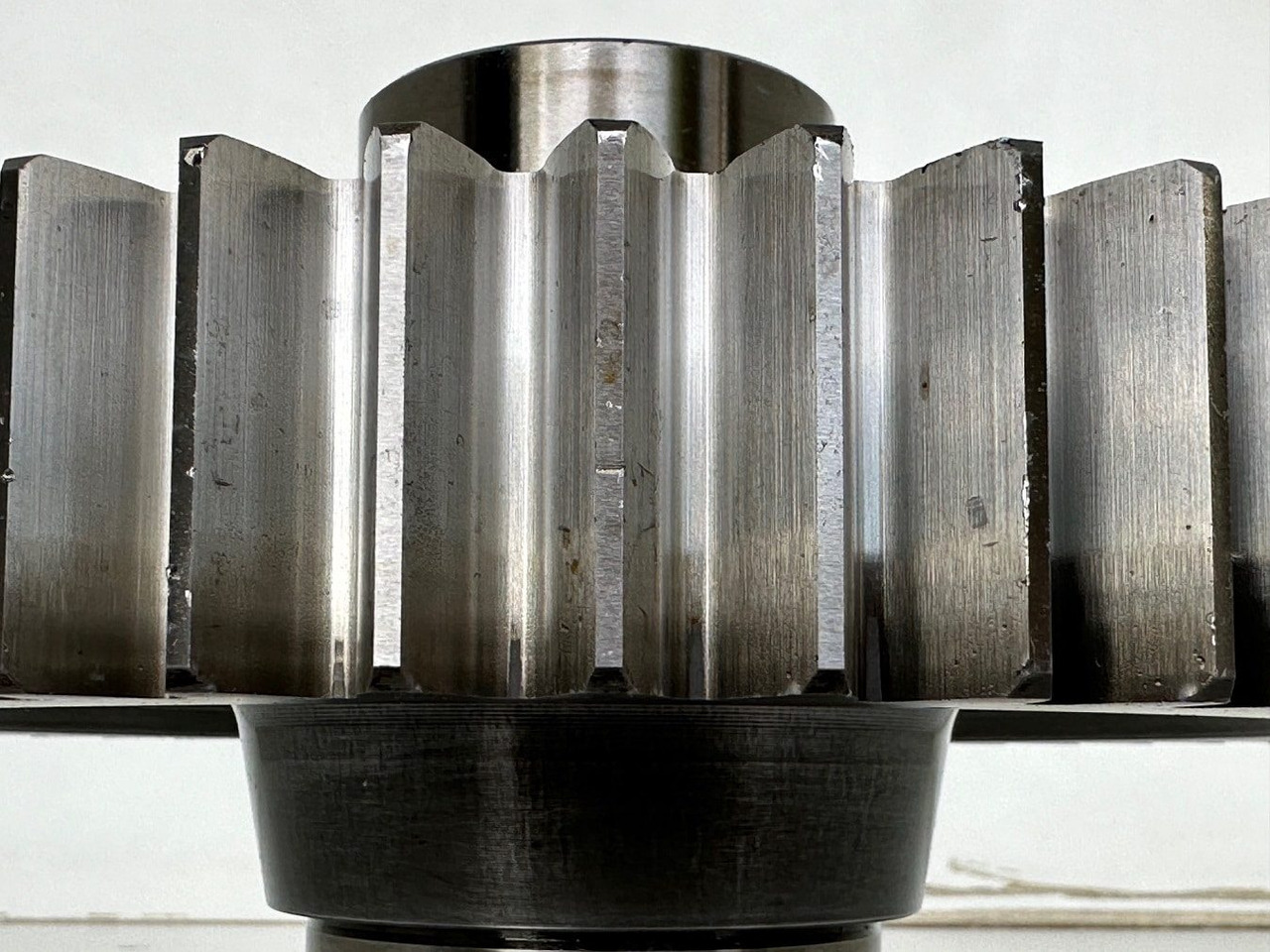 نقل الحركة - آلات البناء Liebherr Stirnrad ID-Nr.10135600. Pumpenverteilergetriebe Typ:PVG450 C 468. PR776-1296. #10135600.02#: صورة 11 نقل الحركة - آلات البناء Liebherr Stirnrad ID-Nr.10135600. Pumpenverteilergetriebe Typ:PVG450 C 468. PR776-1296. #10135600.02#: صورة 11