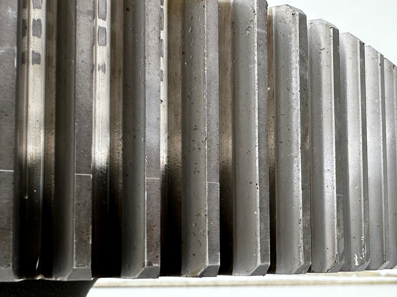 محرك السفر - جرافة Liebherr Stirnrad ID-Nr.90012820. FAT400G546, FAT400F560-2H00, FAT400F432-2H00. LR626-1327, PR71605LGP1823, PR716LGP-1423. PR716XL-1422. #90012820.28.09#: صورة 10 محرك السفر - جرافة Liebherr Stirnrad ID-Nr.90012820. FAT400G546, FAT400F560-2H00, FAT400F432-2H00. LR626-1327, PR71605LGP1823, PR716LGP-1423. PR716XL-1422. #90012820.28.09#: صورة 10