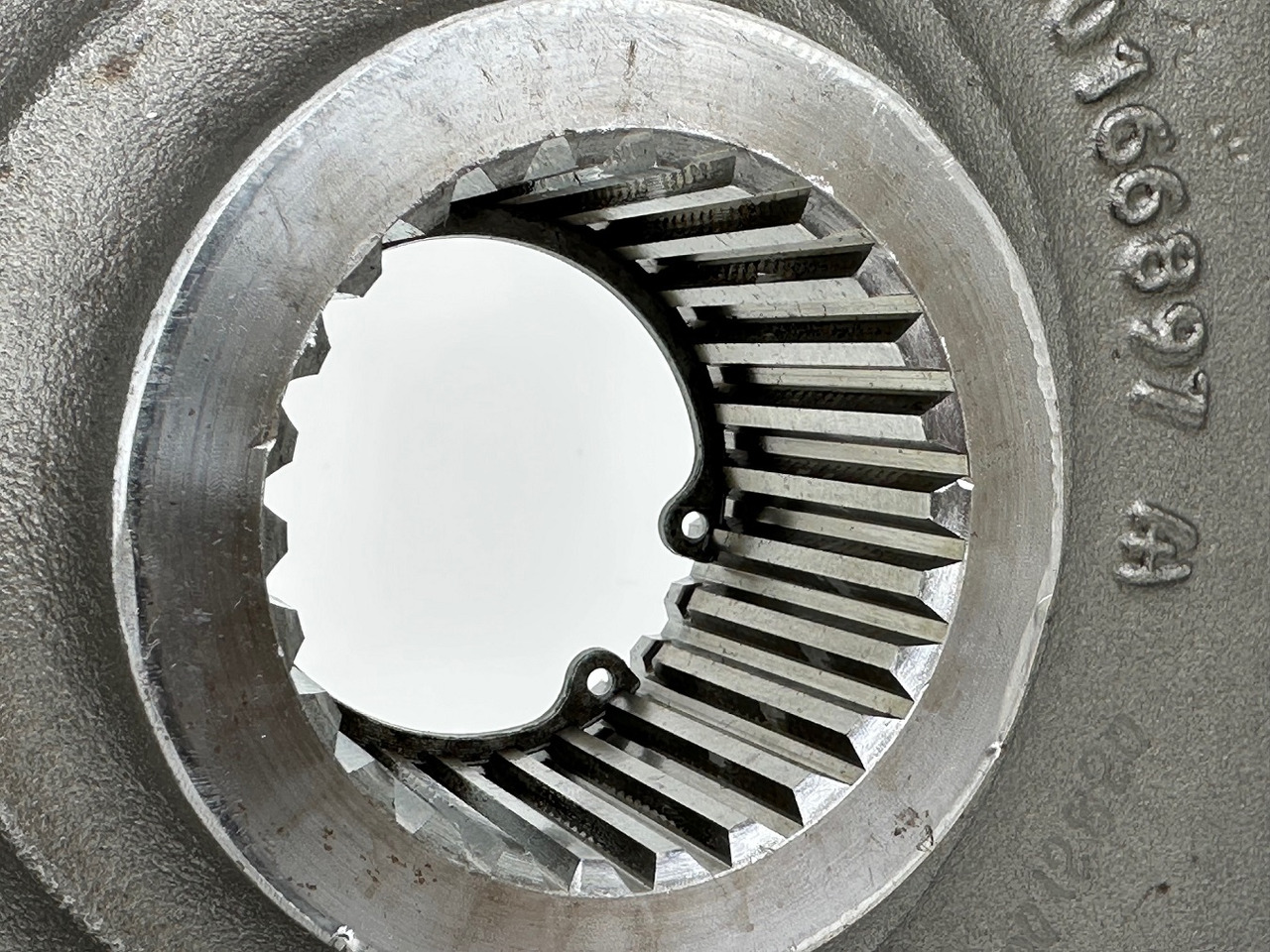 محرك السفر - جرافة Liebherr Stirnrad ID-Nr.90012820. FAT400G546, FAT400F560-2H00, FAT400F432-2H00. LR626-1327, PR71605LGP1823, PR716LGP-1423. PR716XL-1422. #90012820.28.09#: صورة 13 محرك السفر - جرافة Liebherr Stirnrad ID-Nr.90012820. FAT400G546, FAT400F560-2H00, FAT400F432-2H00. LR626-1327, PR71605LGP1823, PR716LGP-1423. PR716XL-1422. #90012820.28.09#: صورة 13