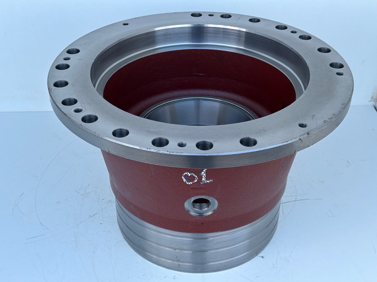 Original Liebherr Abtriebswellengehäuse ID-Nr.932917901 mit Kegelrollenlager ID-Nr.746231701. A954B, A954C, LH80, R954 CG, EP954, ER954, P954, R954 B, R954 C. #932917901.01# - محرك سوينغ - آلات البناء: صورة 3 Original Liebherr Abtriebswellengehäuse ID-Nr.932917901 mit Kegelrollenlager ID-Nr.746231701. A954B, A954C, LH80, R954 CG, EP954, ER954, P954, R954 B, R954 C. #932917901.01# - محرك سوينغ - آلات البناء: صورة 3