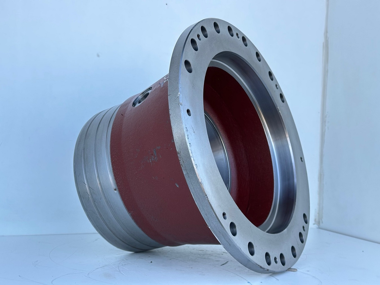 Original Liebherr Abtriebswellengehäuse ID-Nr.932917901 mit Kegelrollenlager ID-Nr.746231701. A954B, A954C, LH80, R954 CG, EP954, ER954, P954, R954 B, R954 C. #932917901.01# - محرك سوينغ - آلات البناء: صورة 5 Original Liebherr Abtriebswellengehäuse ID-Nr.932917901 mit Kegelrollenlager ID-Nr.746231701. A954B, A954C, LH80, R954 CG, EP954, ER954, P954, R954 B, R954 C. #932917901.01# - محرك سوينغ - آلات البناء: صورة 5