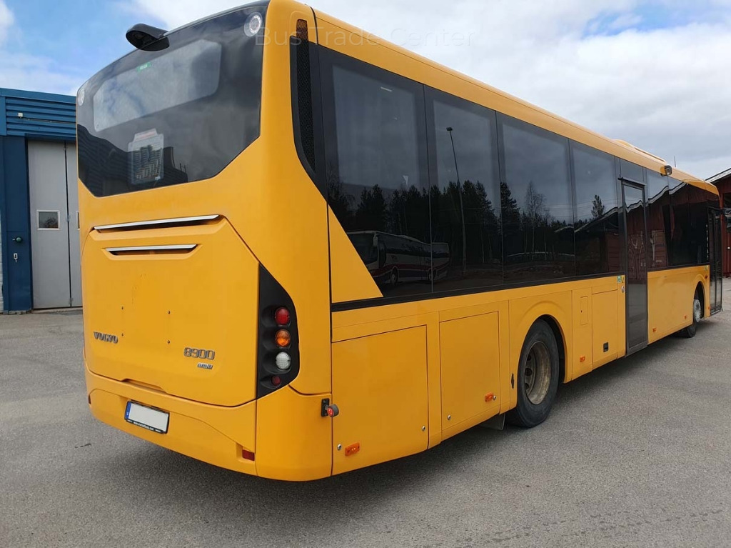 VOLVO 8900 B8RLE - حافلة سوبربان: صورة 2 VOLVO 8900 B8RLE - حافلة سوبربان: صورة 2