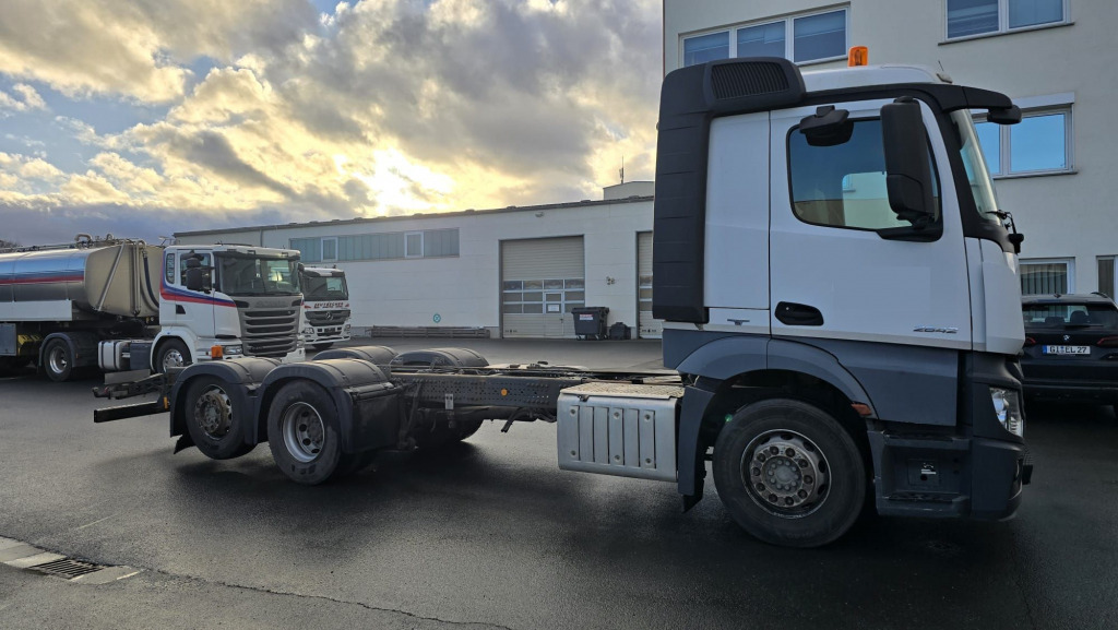 Mercedes Benz Actros 2642 Fahrgestell ohne Aufbau (Nr. 5800) - شاحنة هيكل كابينة: صورة 1 Mercedes Benz Actros 2642 Fahrgestell ohne Aufbau (Nr. 5800) - شاحنة هيكل كابينة: صورة 1