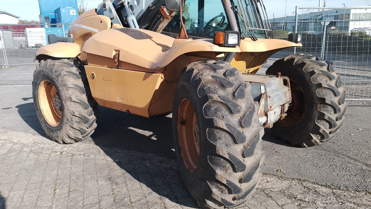جرافة ذات عجلات تلسكوبية New Holland LM410 Turbo: صورة 6