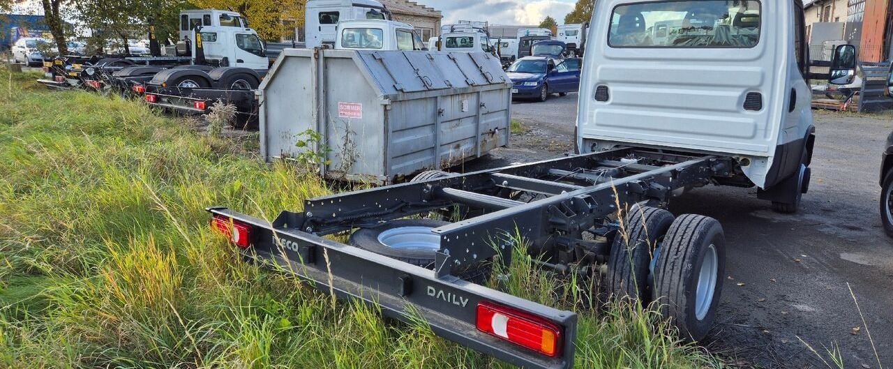 IVECO Daily 70C18 - nowe! - شاحنة هيكل كابينة: صورة 1 IVECO Daily 70C18 - nowe! - شاحنة هيكل كابينة: صورة 1