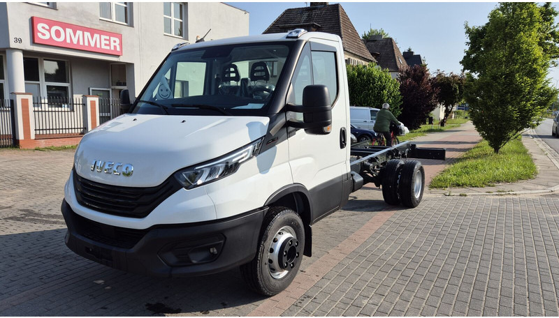 Iveco Daily 70C18 - nowe! - شاحنة هيكل كابينة: صورة 1 Iveco Daily 70C18 - nowe! - شاحنة هيكل كابينة: صورة 1