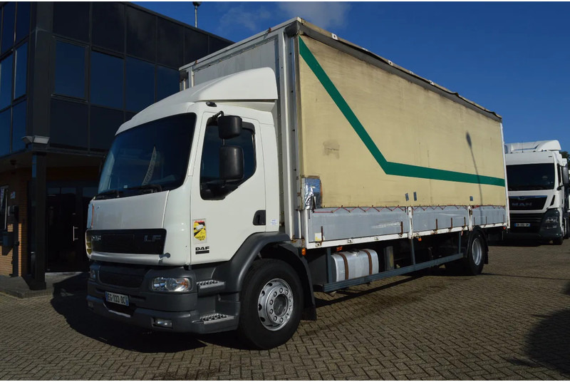 DAF CF 250 * EURO3 * MANUAL * 4X2 * - شاحنة ستارة: صورة 1 DAF CF 250 * EURO3 * MANUAL * 4X2 * - شاحنة ستارة: صورة 1