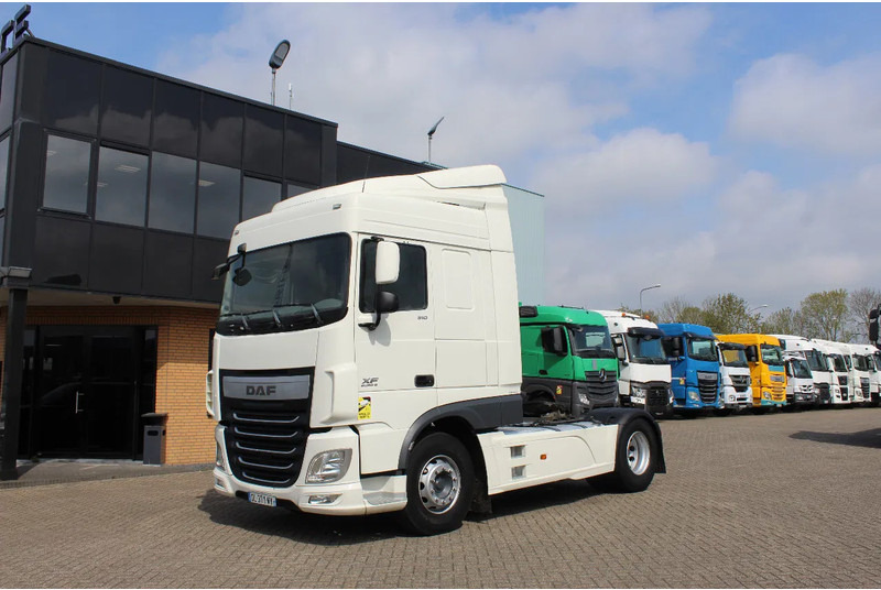 DAF XF 510 * RETARDER * 4X2 * - وحدة جر: صورة 1 DAF XF 510 * RETARDER * 4X2 * - وحدة جر: صورة 1