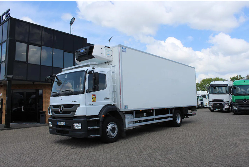 Mercedes-Benz Axor 1824 * EURO5 * 4X2 * CARRIER SUPRA 850 * MANUAL * only 100tkm!!! * - شاحنة الفريزر: صورة 1 Mercedes-Benz Axor 1824 * EURO5 * 4X2 * CARRIER SUPRA 850 * MANUAL * only 100tkm!!! * - شاحنة الفريزر: صورة 1