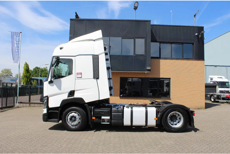 Renault T460 * RETARDER * 2 TANK * 4x2 * - وحدة جر: صورة 2 Renault T460 * RETARDER * 2 TANK * 4x2 * - وحدة جر: صورة 2