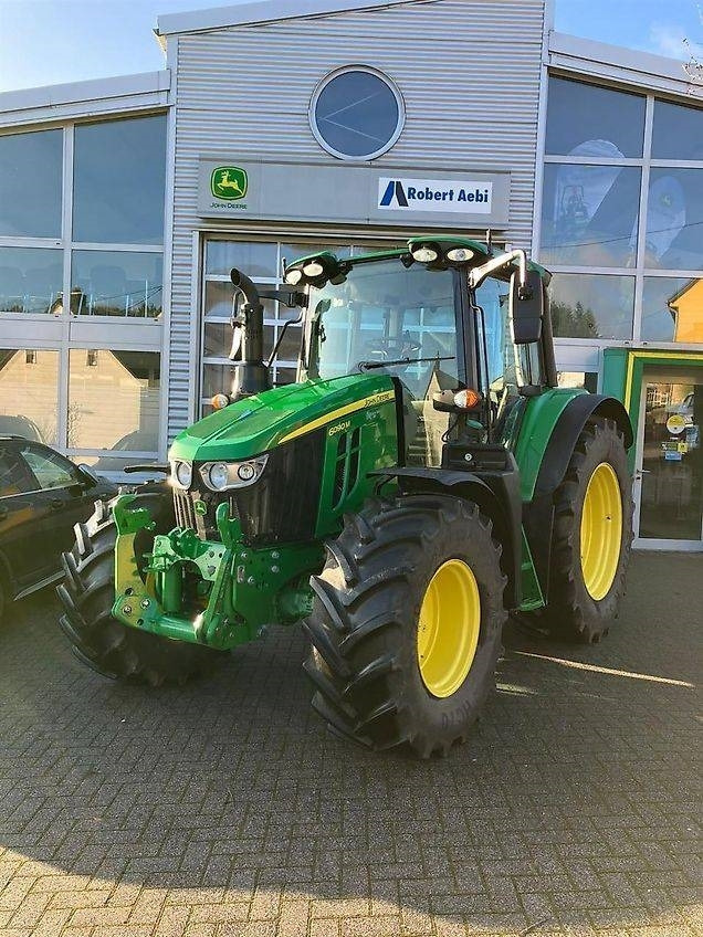John Deere 6090M - جرار: صورة 1 John Deere 6090M - جرار: صورة 1