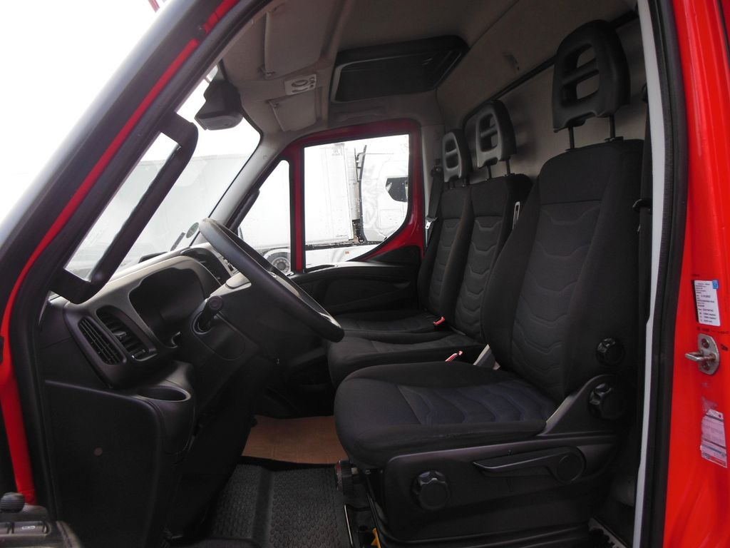 شاحنة مغلقة الصندوق Iveco DAILY 60C15: صورة 17