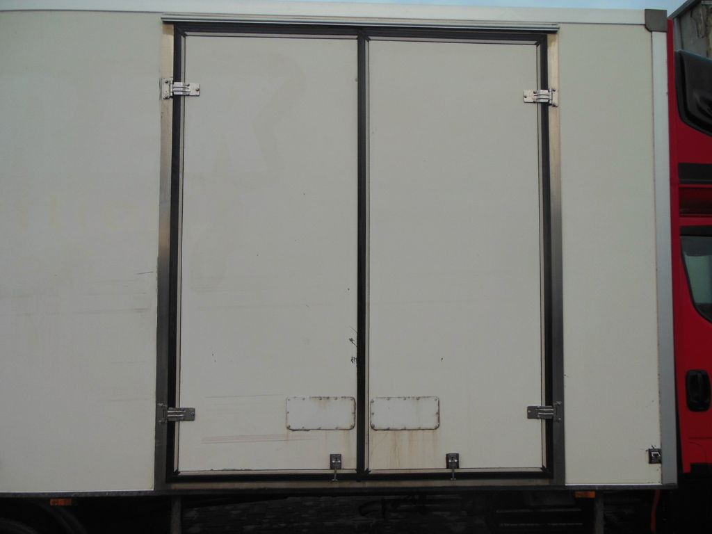 شاحنة مغلقة الصندوق Iveco DAILY 60C15: صورة 11
