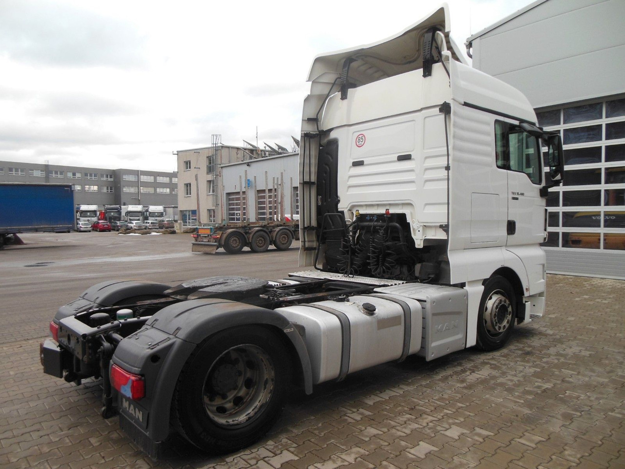 MAN TGX 18.480 LLS-U, LOWDECK + KRONE MEGA MAN TGX 18.480 LLS-U, LOWDECK - وحدة جر: صورة 3 MAN TGX 18.480 LLS-U, LOWDECK + KRONE MEGA MAN TGX 18.480 LLS-U, LOWDECK - وحدة جر: صورة 3