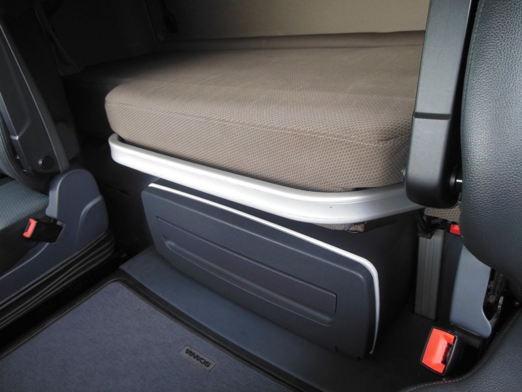 Scania R450,6X4, KRAN, EPSILON 170 + UMIKOV TELESKOP Scania R450,6X4, KRAN, EPSILON 170 + UMIKOV TELESKOP: صورة 19 Scania R450,6X4, KRAN, EPSILON 170 + UMIKOV TELESKOP Scania R450,6X4, KRAN, EPSILON 170 + UMIKOV TELESKOP: صورة 19