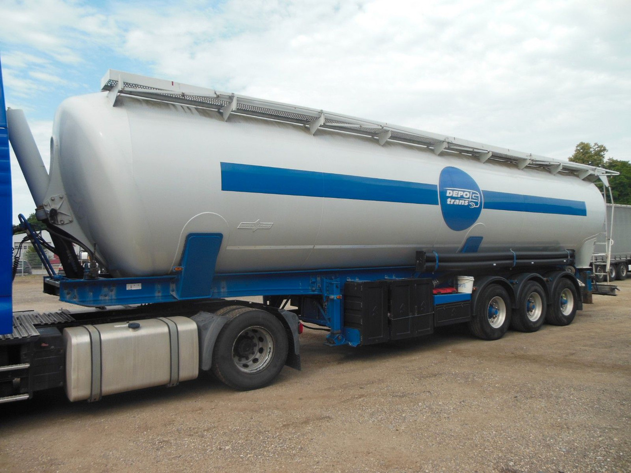 Spitzer SK 2460 CAL, 60.000 L - بلكر: صورة 1 Spitzer SK 2460 CAL, 60.000 L - بلكر: صورة 1