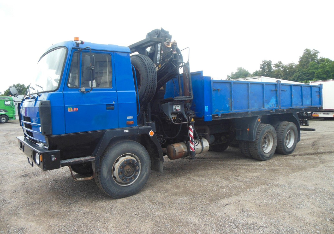 Tatra T 815, 6X6, HIAB 144 B - 3 DUO - شاحنات مسطحة, شاحنة كرين: صورة 1 Tatra T 815, 6X6, HIAB 144 B - 3 DUO - شاحنات مسطحة, شاحنة كرين: صورة 1