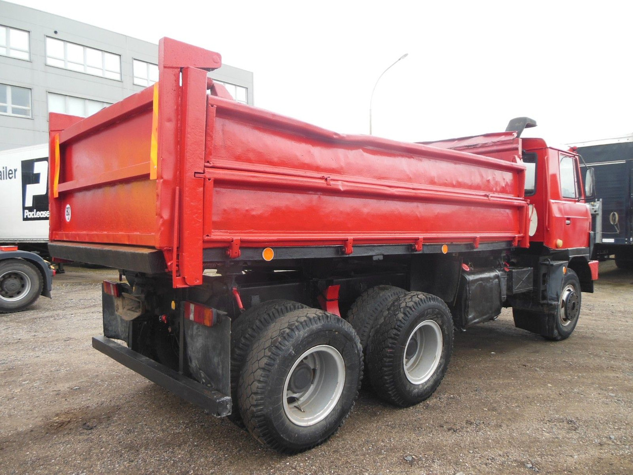 Tatra T 815, 6x6 - شاحنة قلاب: صورة 3 Tatra T 815, 6x6 - شاحنة قلاب: صورة 3