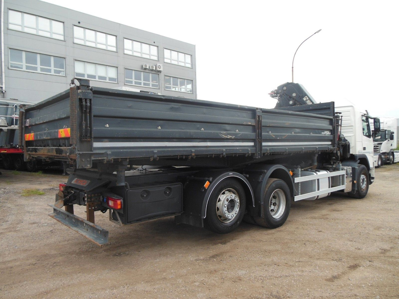 Volvo FM 410, 6X2, DREISEITEN KIPPER, HIAB XS 211 - شاحنة قلاب, شاحنة كرين: صورة 3 Volvo FM 410, 6X2, DREISEITEN KIPPER, HIAB XS 211 - شاحنة قلاب, شاحنة كرين: صورة 3
