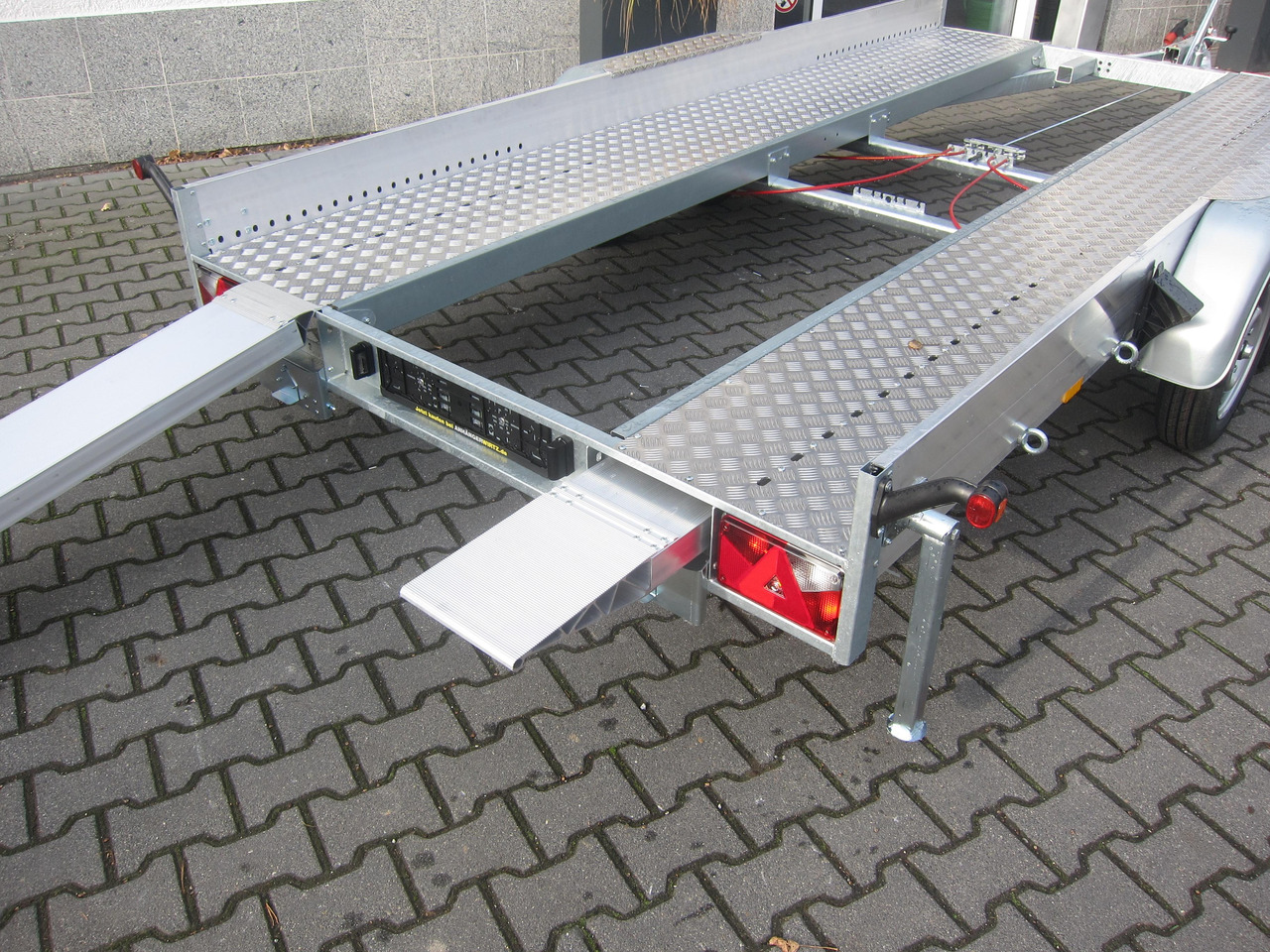 مقطورة شحن نقل السيارات Anssems AMT ECO 2000 light 400x188x18cm (XL) Alurampen 2000kg Wohnmobilanhänger Januar Aktion: صورة 13