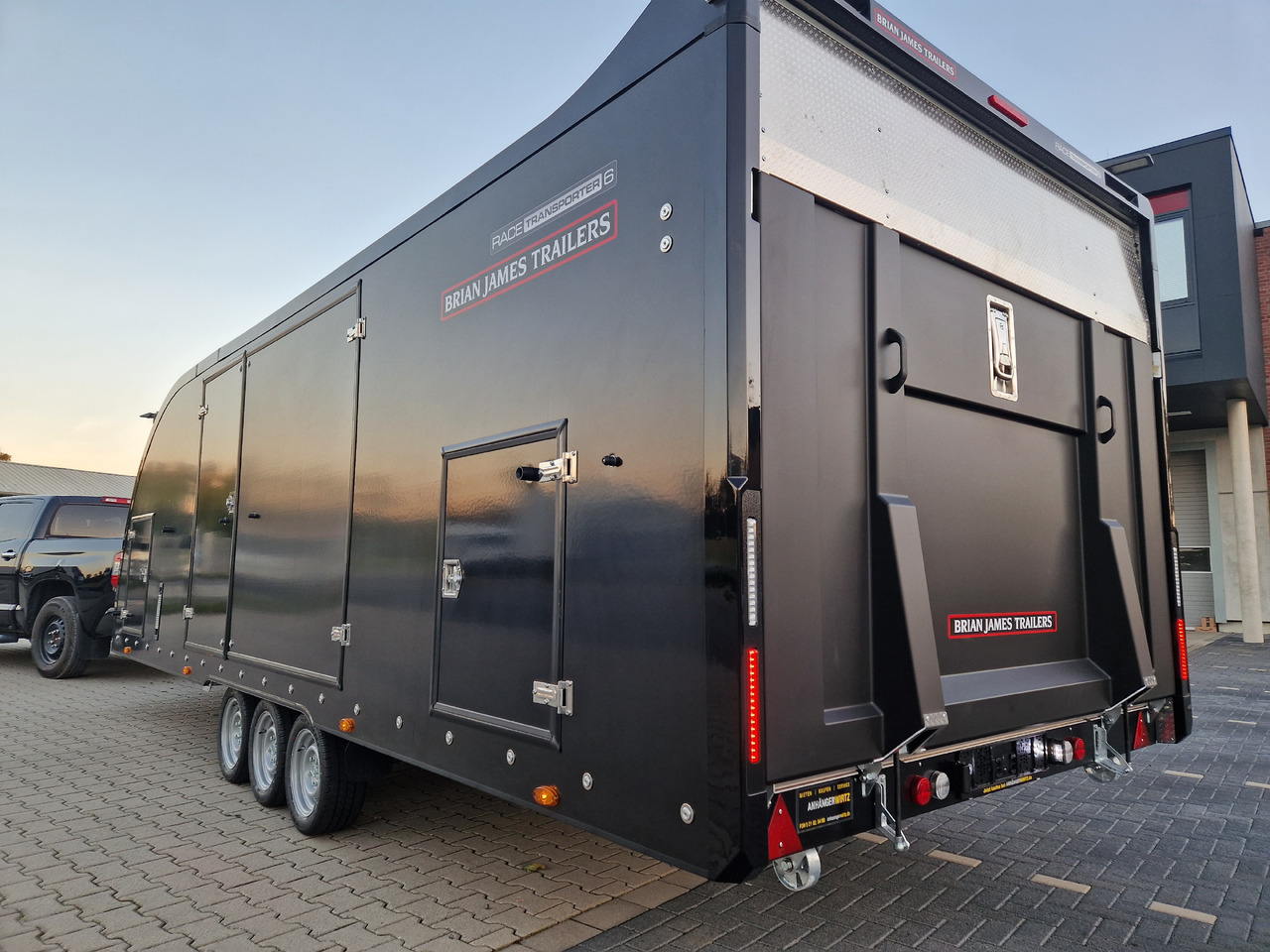 BJT Race Transporter 6 396-3060 650x235x189cm black RFS ASR 13" 3500kg - مقطورة شحن نقل السيارات: صورة 5 BJT Race Transporter 6 396-3060 650x235x189cm black RFS ASR 13" 3500kg - مقطورة شحن نقل السيارات: صورة 5