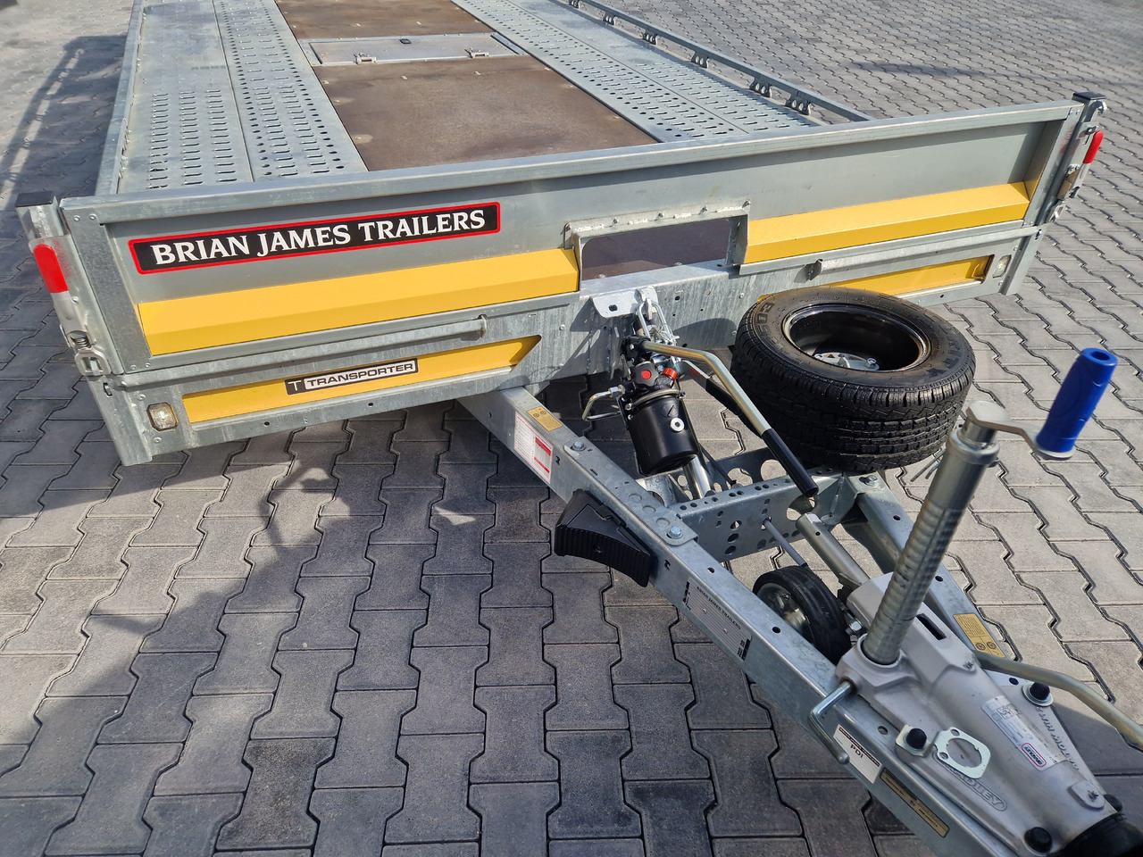 BJT T Transporter 231 550x224cm yellow ankippbar Heckrampe Tridem Alufelgen 10" 3500kg - مقطورة شحن نقل السيارات: صورة 4 BJT T Transporter 231 550x224cm yellow ankippbar Heckrampe Tridem Alufelgen 10" 3500kg - مقطورة شحن نقل السيارات: صورة 4