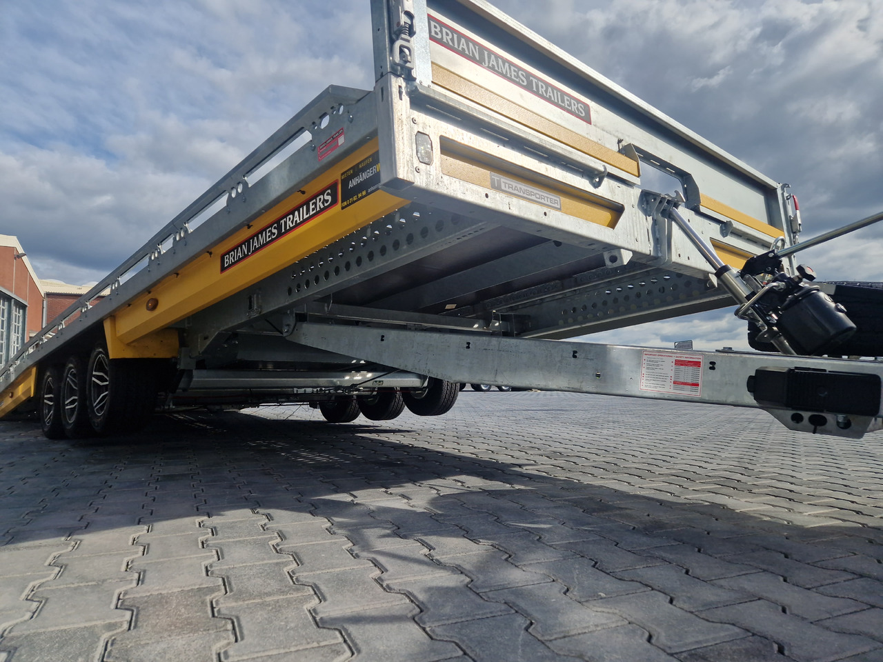 BJT T Transporter 231 550x224cm yellow ankippbar Heckrampe Tridem Alufelgen 10" 3500kg - مقطورة شحن نقل السيارات: صورة 5 BJT T Transporter 231 550x224cm yellow ankippbar Heckrampe Tridem Alufelgen 10" 3500kg - مقطورة شحن نقل السيارات: صورة 5