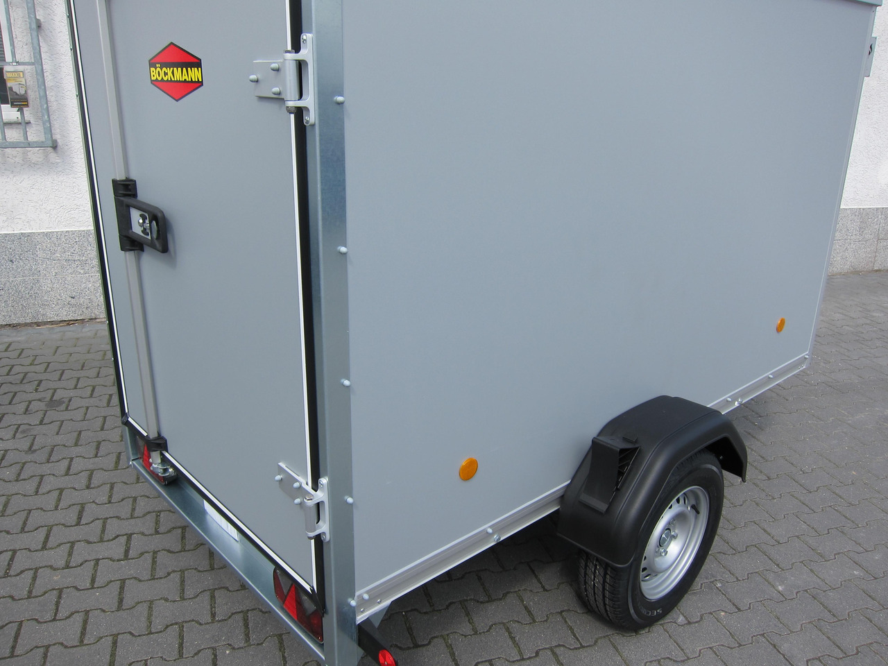 Böckmann Koffer KT 2513/135 251x130x152cm grau (S) 1350kg AKTION Modell 24 - مقطورة صندوق مغلق: صورة 5 Böckmann Koffer KT 2513/135 251x130x152cm grau (S) 1350kg AKTION Modell 24 - مقطورة صندوق مغلق: صورة 5
