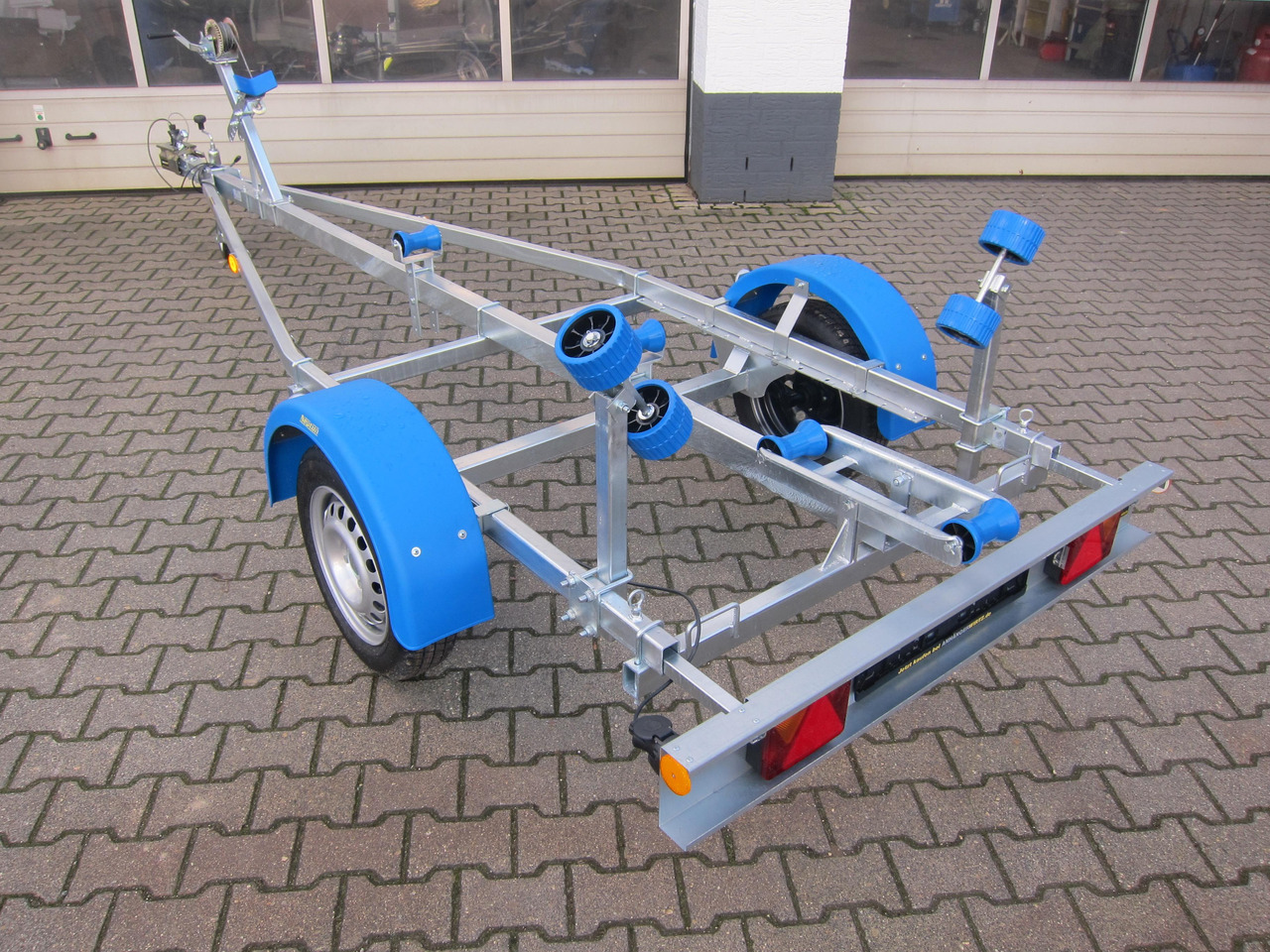 Bootsanhänger Boattrailer Neptun NAVY N7-17 Trailer 750kg mit Winde Winter Online Aktion - مقطورة القارب: صورة 1 Bootsanhänger Boattrailer Neptun NAVY N7-17 Trailer 750kg mit Winde Winter Online Aktion - مقطورة القارب: صورة 1