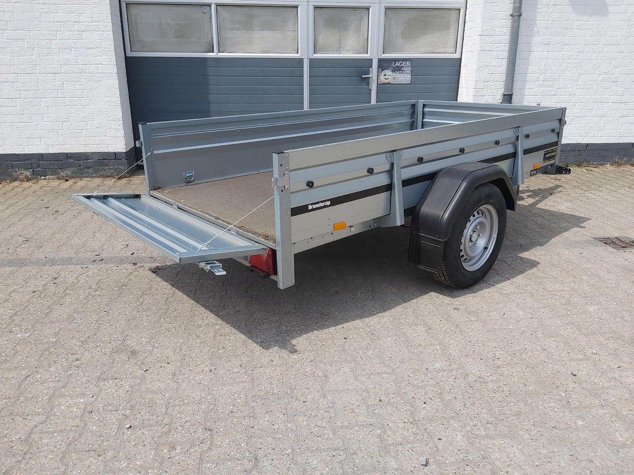 Brenderup 2260 SB 1300 258x128x40cm Stahl klappbare Vorderwand 1300kg Winter Aktion 311796 - مقطورة سيارة: صورة 5 Brenderup 2260 SB 1300 258x128x40cm Stahl klappbare Vorderwand 1300kg Winter Aktion 311796 - مقطورة سيارة: صورة 5