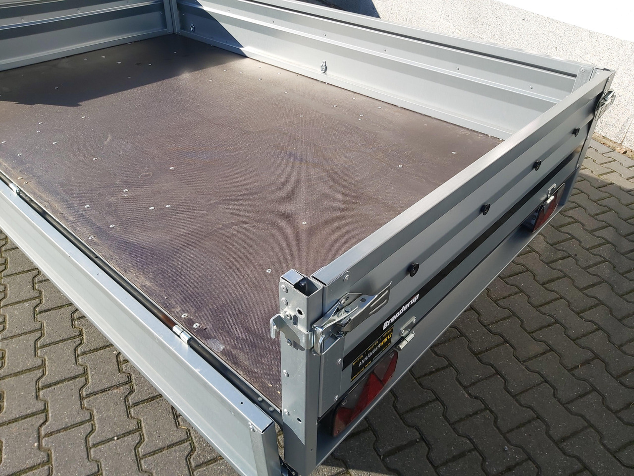 Brenderup 3251 STU 750 250x142x35cm Tandemachse 13" (S) 750kg - مقطورات مسطحة: صورة 4 Brenderup 3251 STU 750 250x142x35cm Tandemachse 13" (S) 750kg - مقطورات مسطحة: صورة 4