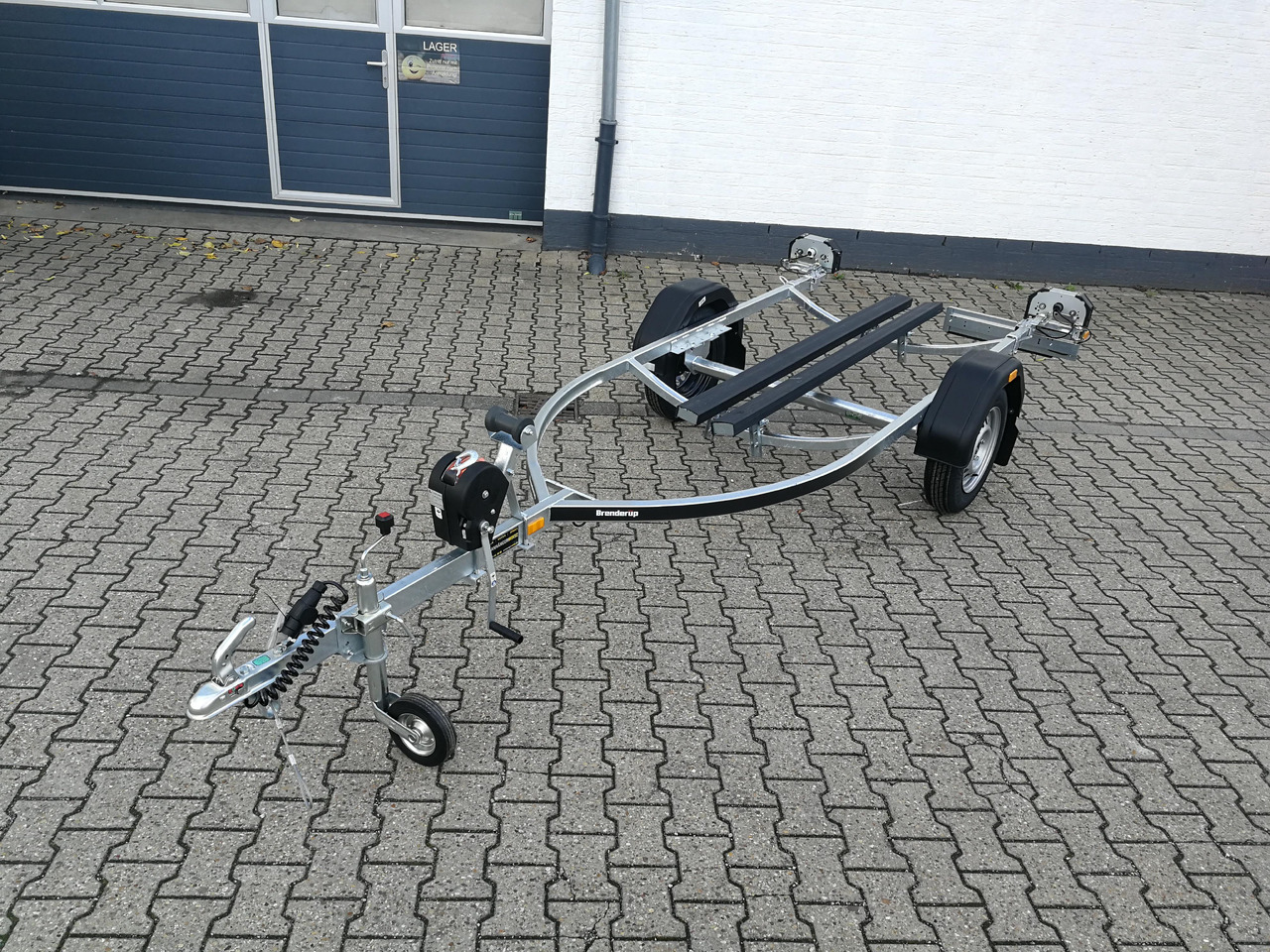 Brenderup Boot Jetski Trailer 8815UB PWC10750UBRX Langauflagen Seilwinde ( Gurtband) 750kg 311367 - مقطورة القارب: صورة 2 Brenderup Boot Jetski Trailer 8815UB PWC10750UBRX Langauflagen Seilwinde ( Gurtband) 750kg 311367 - مقطورة القارب: صورة 2