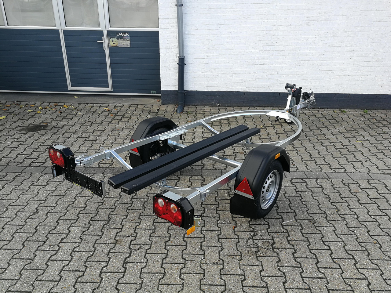 Brenderup Boot Jetski Trailer 8815UB PWC10750UBRX Langauflagen Seilwinde ( Gurtband) 750kg 311367 - مقطورة القارب: صورة 1 Brenderup Boot Jetski Trailer 8815UB PWC10750UBRX Langauflagen Seilwinde ( Gurtband) 750kg 311367 - مقطورة القارب: صورة 1