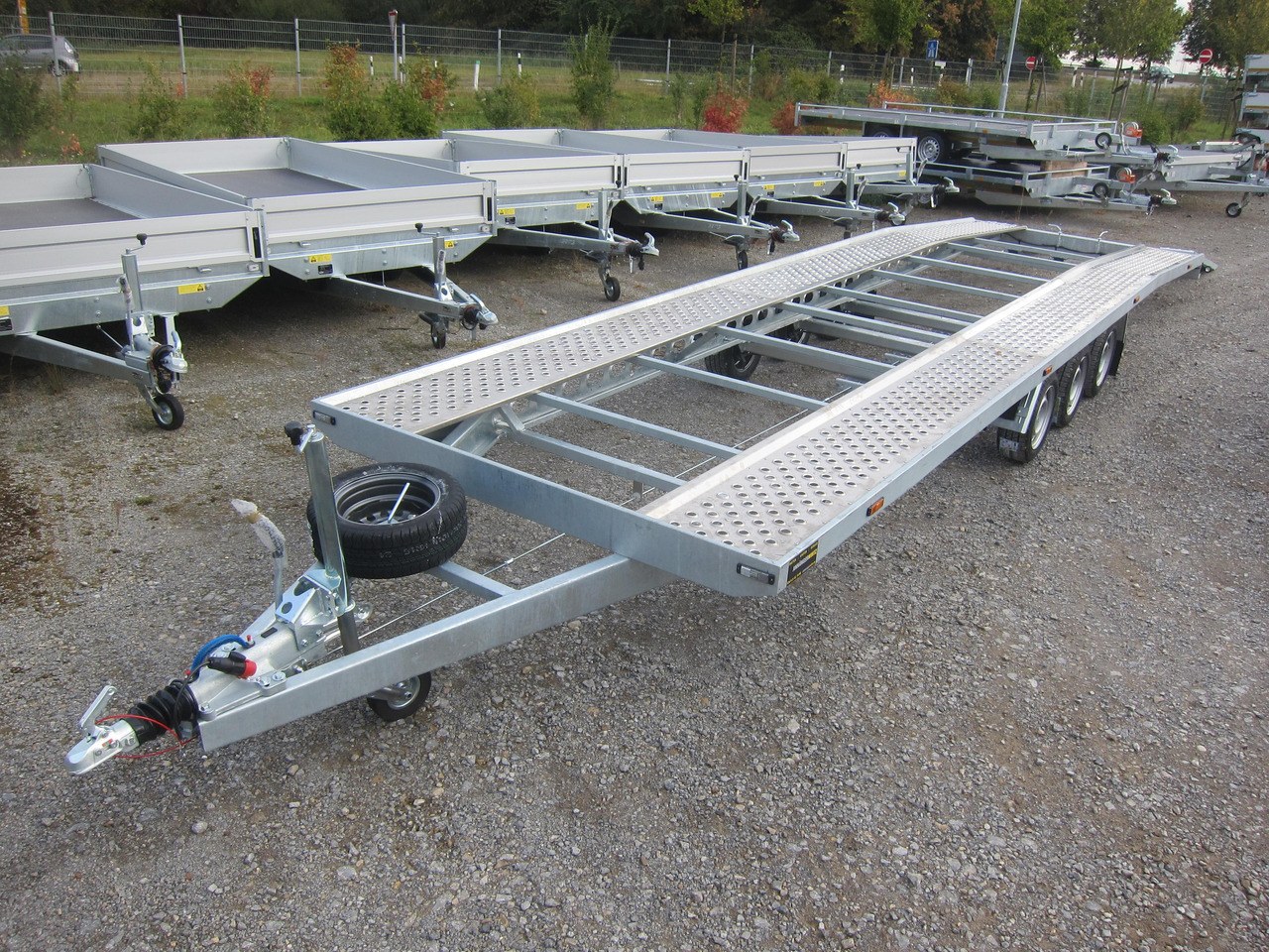 Cartrailer 3500 easyload knicklader 805x205cm Tridem 13" 3500kg für 2 PKW - مقطورة شحن نقل السيارات: صورة 1 Cartrailer 3500 easyload knicklader 805x205cm Tridem 13" 3500kg für 2 PKW - مقطورة شحن نقل السيارات: صورة 1