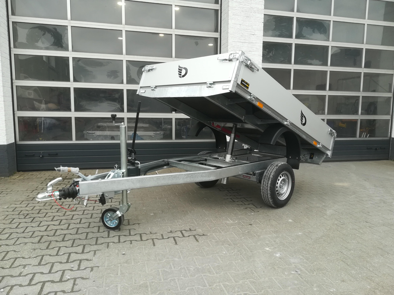 Cheval Liberte Debon Kipper PW 0 ECO 1500 250x155x30cm 1500kg Modell 2024 - مقطورة قلاب: صورة 2 Cheval Liberte Debon Kipper PW 0 ECO 1500 250x155x30cm 1500kg Modell 2024 - مقطورة قلاب: صورة 2