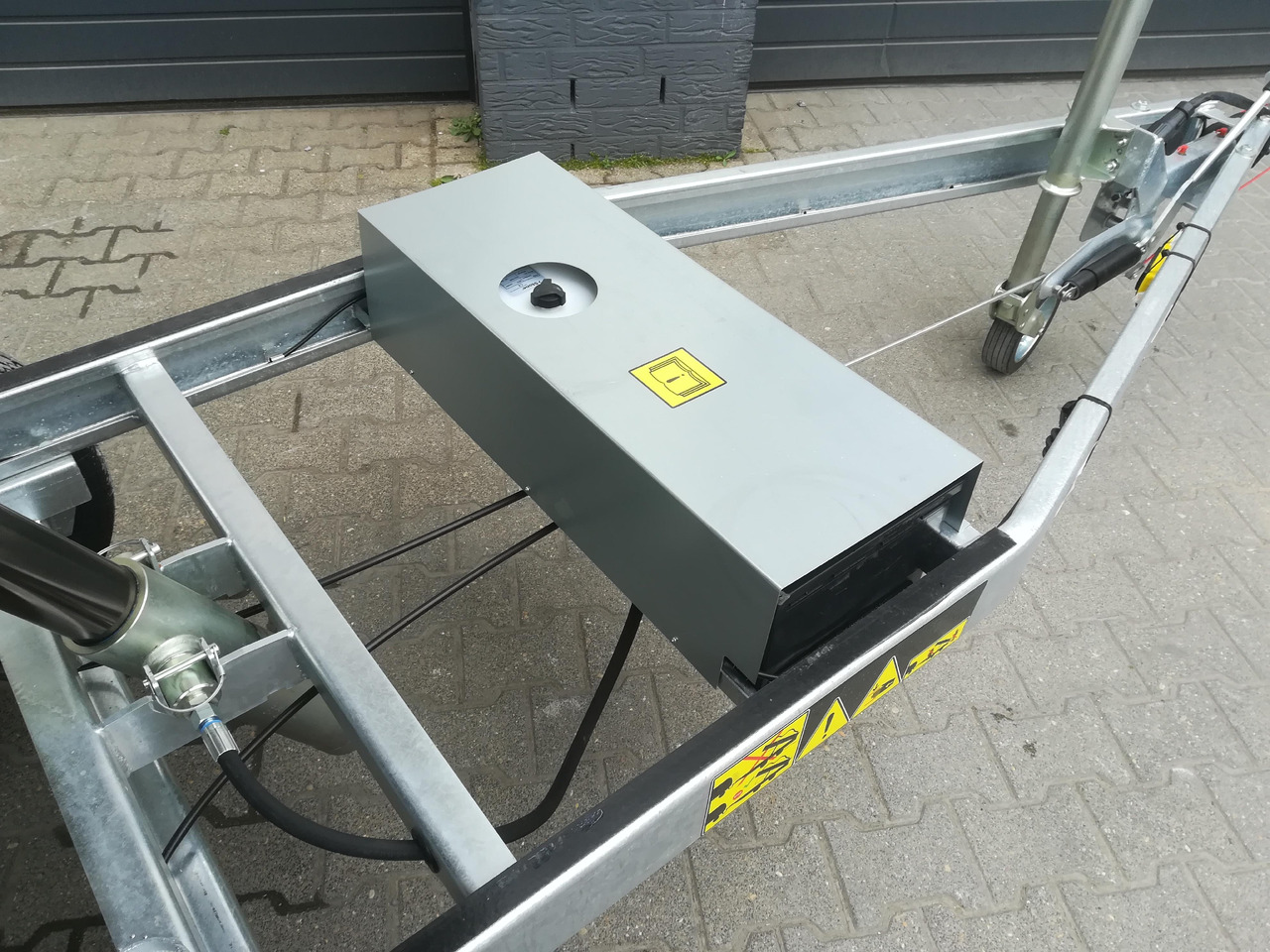 Cheval Liberte Debon Kipper PW 0 Lux Elektro 250x155x30cm 1500kg Januar Online Aktion - مقطورة قلاب: صورة 3 Cheval Liberte Debon Kipper PW 0 Lux Elektro 250x155x30cm 1500kg Januar Online Aktion - مقطورة قلاب: صورة 3