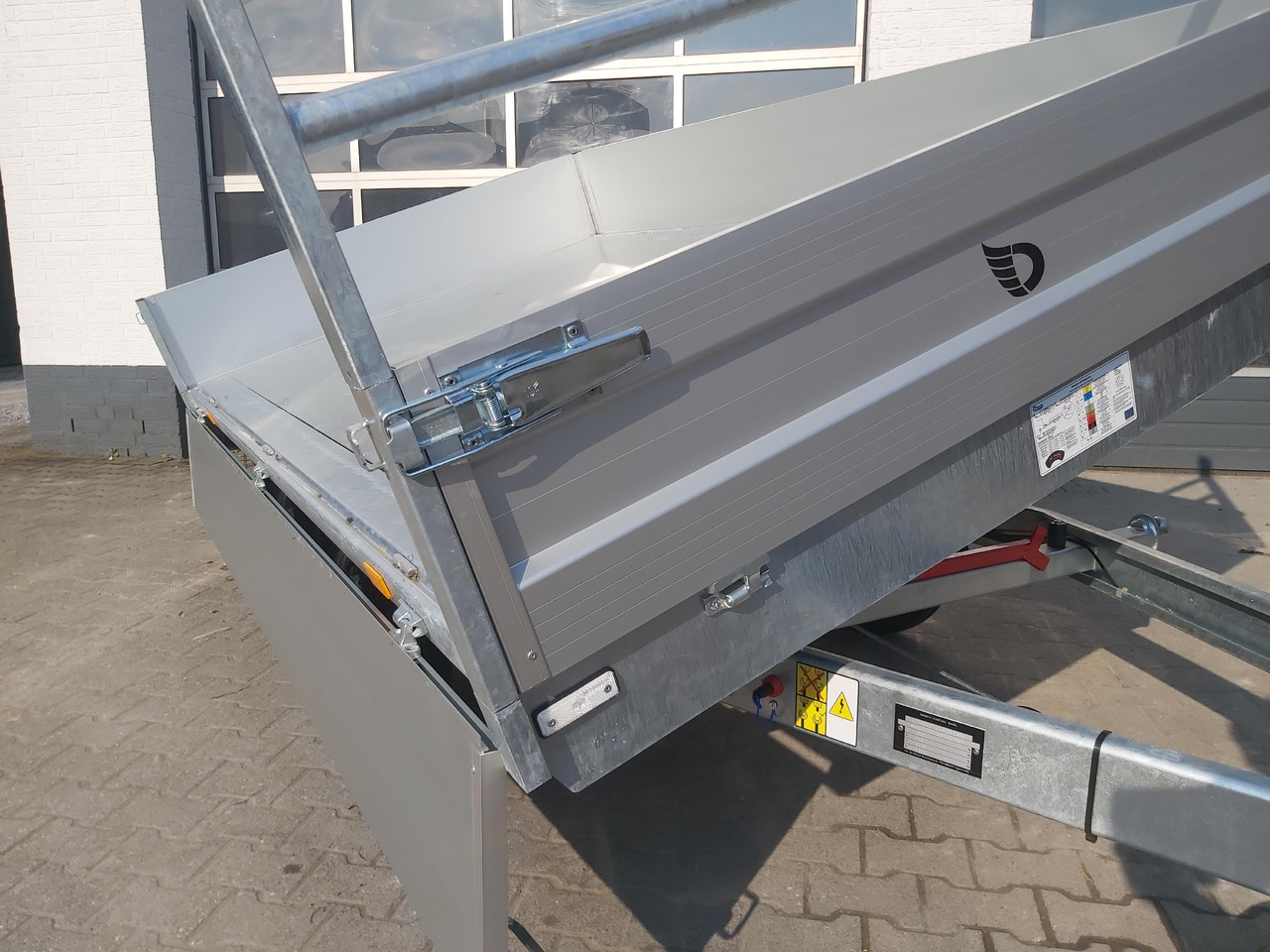 Cheval Liberte Debon Kipper PW 2.4 Basic Elektro 305x180x35cm 2600kg Modell 2024 - مقطورة قلاب: صورة 3 Cheval Liberte Debon Kipper PW 2.4 Basic Elektro 305x180x35cm 2600kg Modell 2024 - مقطورة قلاب: صورة 3