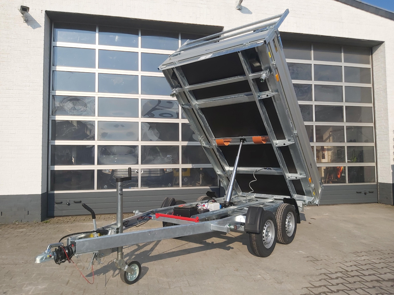 Cheval Liberte Debon Kipper PW 2.4 Basic Elektro 305x180x35cm 2600kg Modell 2024 - مقطورة قلاب: صورة 1 Cheval Liberte Debon Kipper PW 2.4 Basic Elektro 305x180x35cm 2600kg Modell 2024 - مقطورة قلاب: صورة 1