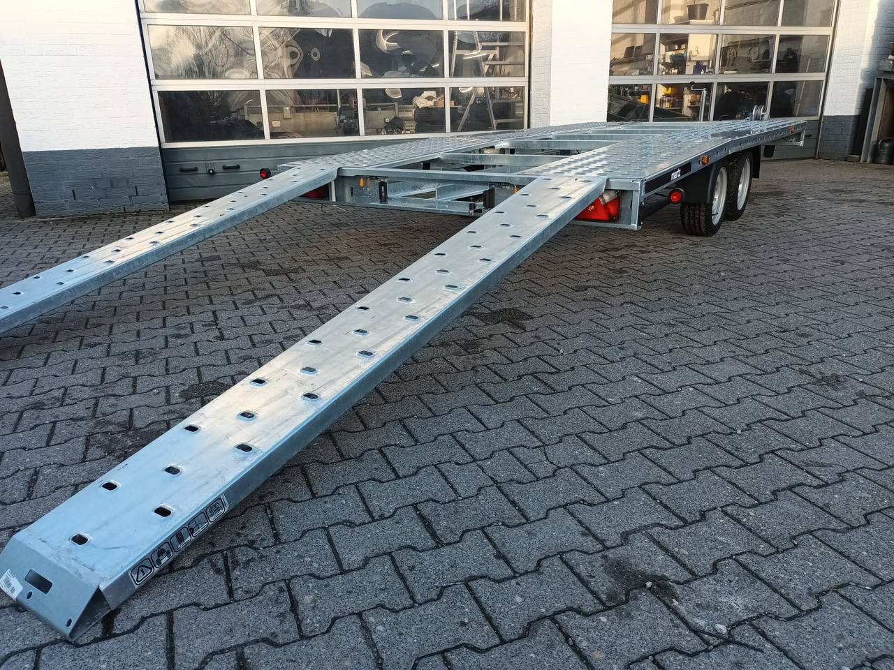 Martz GT UNIDECK PLUS 450/2 S 2,7T Lohr Stahl Fahrschienen Winde 13" 2700kg - مقطورة شحن نقل السيارات: صورة 1 Martz GT UNIDECK PLUS 450/2 S 2,7T Lohr Stahl Fahrschienen Winde 13" 2700kg - مقطورة شحن نقل السيارات: صورة 1