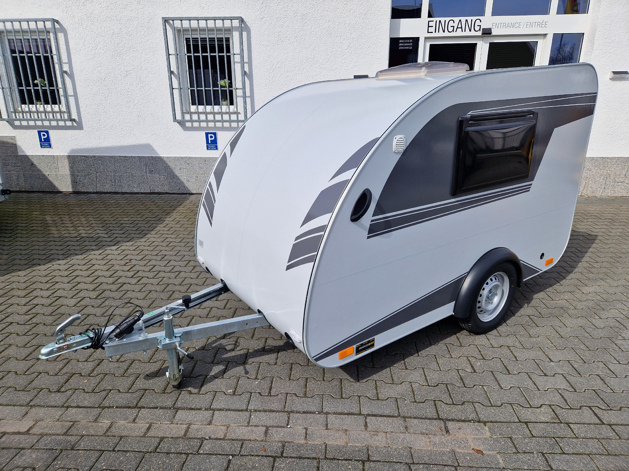 Mini Camper Mini Tommy TMC25 Basic 252x140x121cm 100 km/H 750kg ungebremst Januar AKTION - كرفان سحب: صورة 4 Mini Camper Mini Tommy TMC25 Basic 252x140x121cm 100 km/H 750kg ungebremst Januar AKTION - كرفان سحب: صورة 4