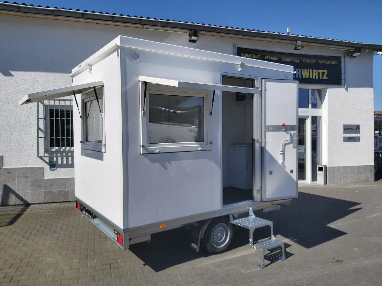 Mobiles Büro 310x220x220cm Tür + 3 Fenster + WC Raum (M) 1200kg - مقطورة بيع ( الأغذية): صورة 4 Mobiles Büro 310x220x220cm Tür + 3 Fenster + WC Raum (M) 1200kg - مقطورة بيع ( الأغذية): صورة 4