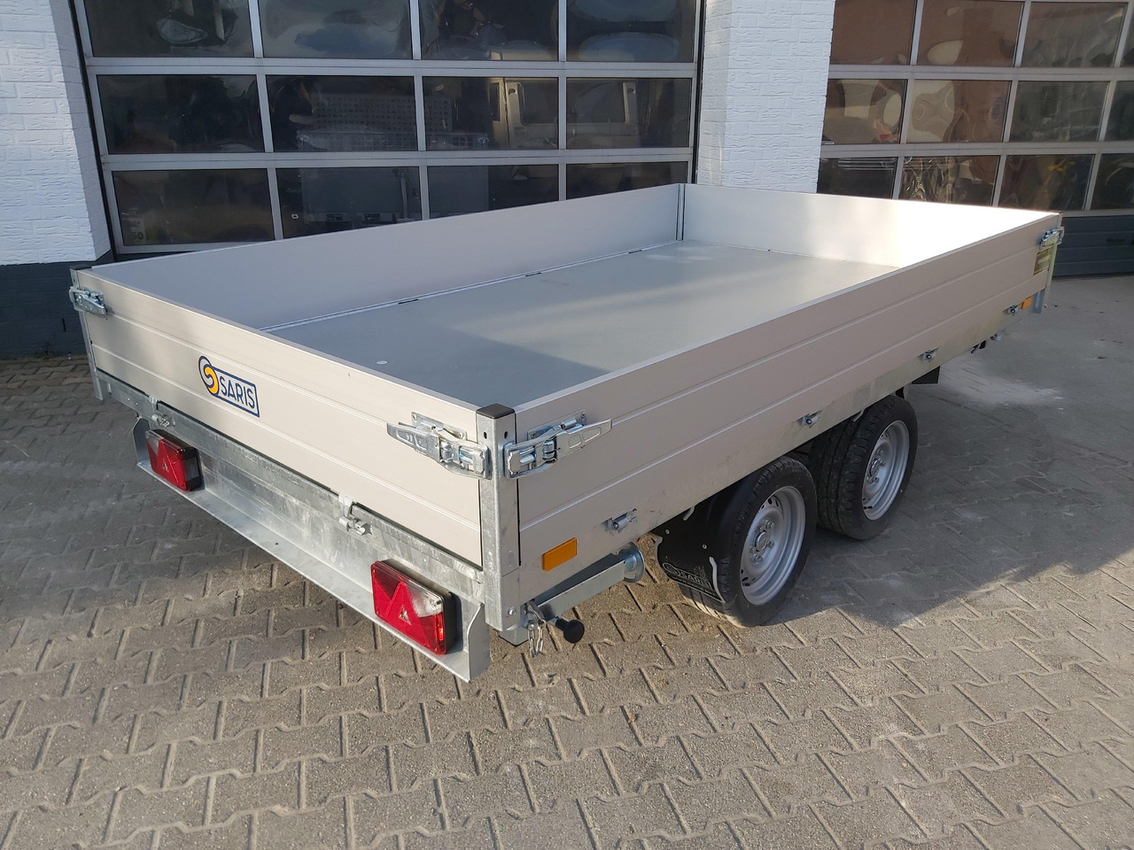 مقطورة قلاب Saris Kipper K3 306 184 3500 2 E 306x184x30cm 3500kg silver Elektro NHP Stützen 13" 3500kg used: صورة 7