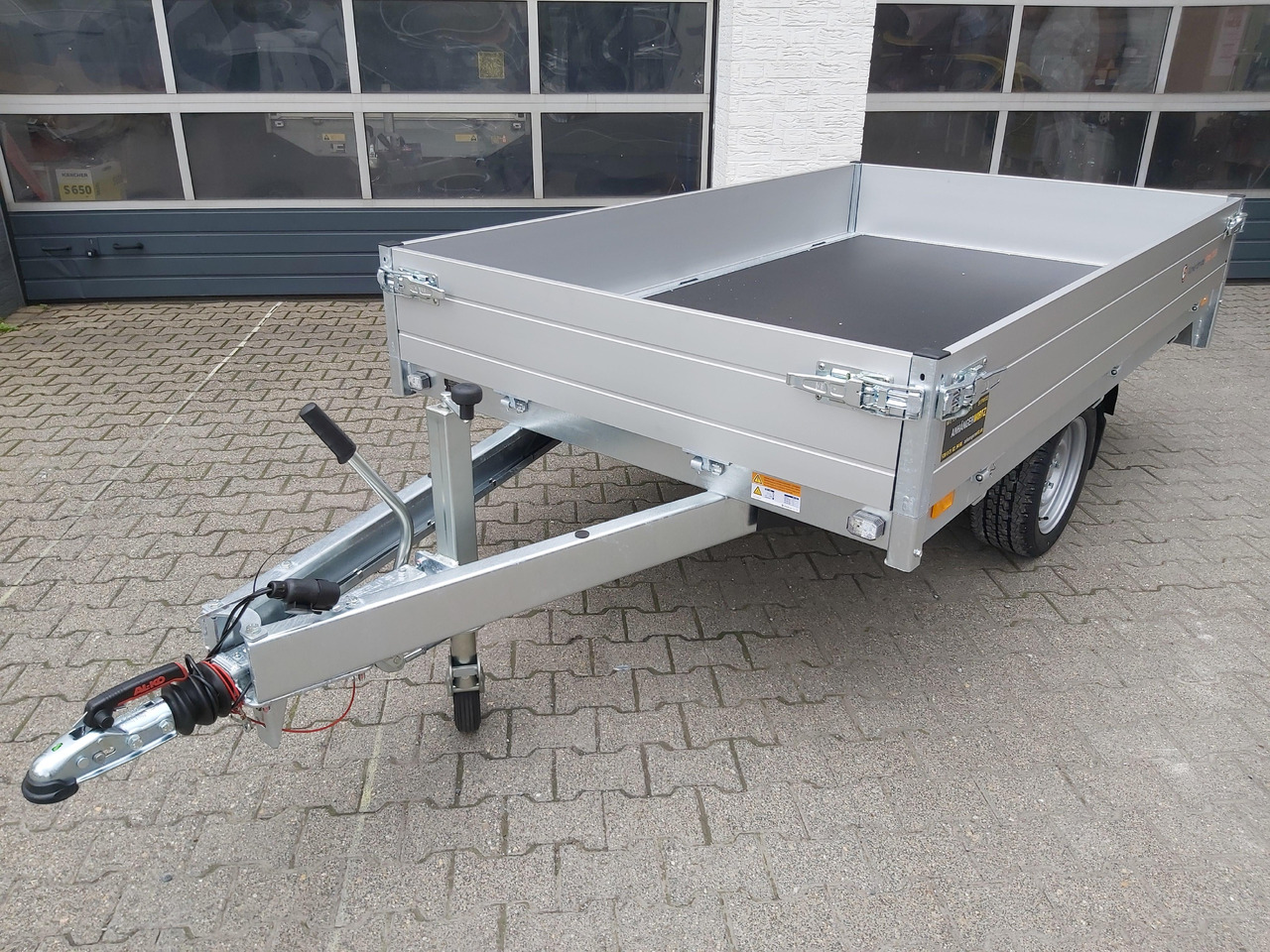 Saris PL 256 150 1500 1 256x150x30cm 13" 1500kg Modell 2024 - مقطورة سيارة: صورة 1 Saris PL 256 150 1500 1 256x150x30cm 13" 1500kg Modell 2024 - مقطورة سيارة: صورة 1