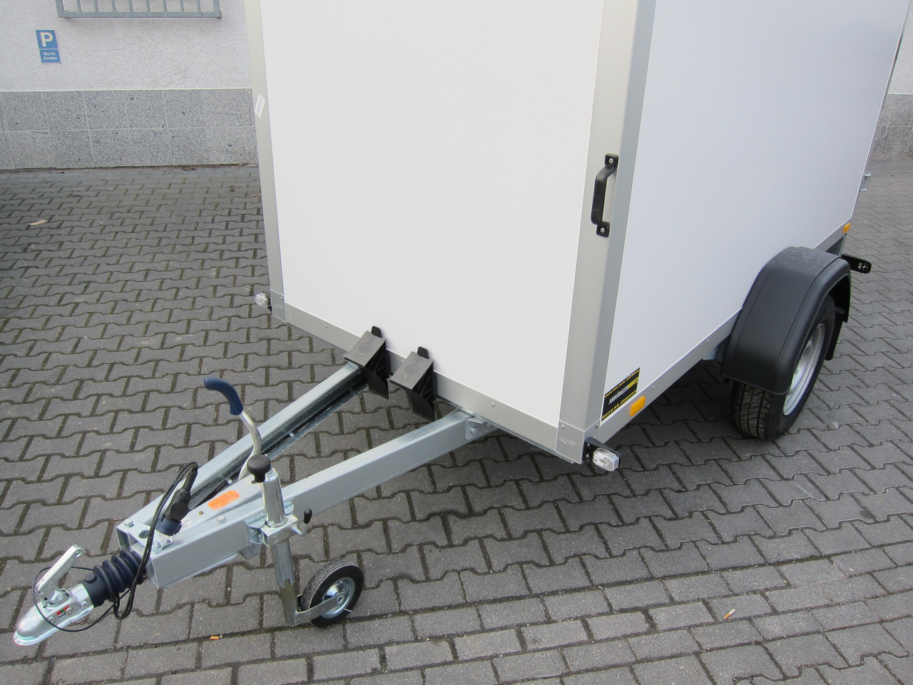 WM Meyer Koffer AZ 1325/126 S30 251x126x150cm (S) 1300kg Modell 2024 Januar Aktion - مقطورة صندوق مغلق: صورة 3 WM Meyer Koffer AZ 1325/126 S30 251x126x150cm (S) 1300kg Modell 2024 Januar Aktion - مقطورة صندوق مغلق: صورة 3