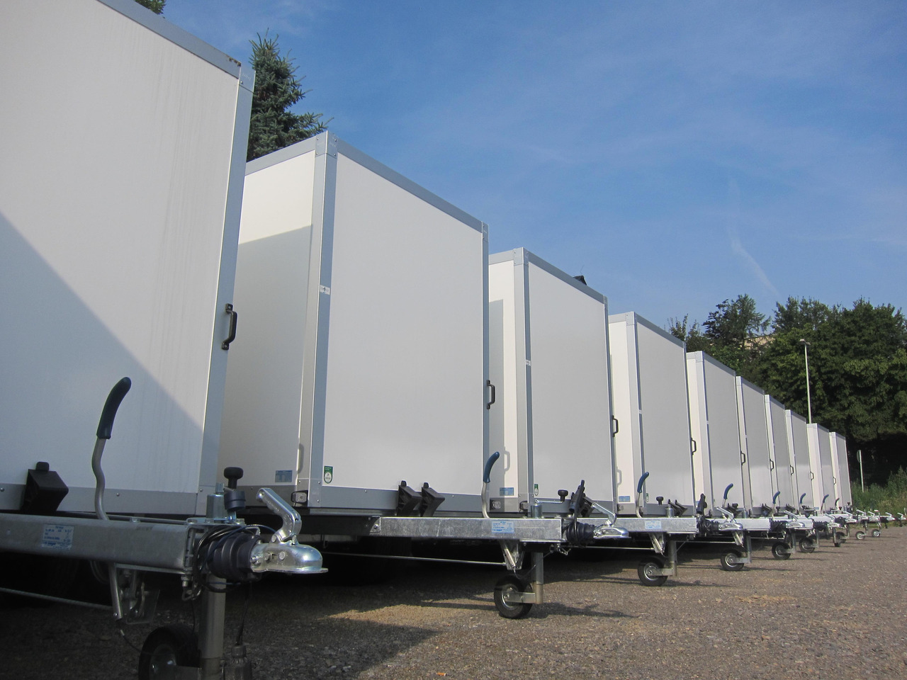 WM Meyer Koffer AZ 2030/151 S30 301x151x185cm (M) 2000kg Modell 2024 - مقطورة صندوق مغلق: صورة 2 WM Meyer Koffer AZ 2030/151 S30 301x151x185cm (M) 2000kg Modell 2024 - مقطورة صندوق مغلق: صورة 2