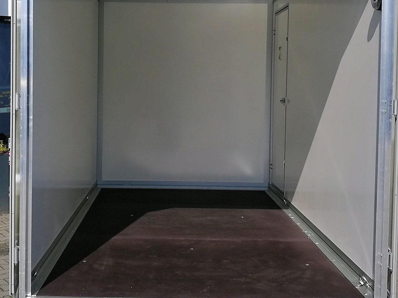 WM Meyer Koffer AZ 3540/185 S35 401x185x205cm Seitentür (XL) 3500kg Modell 2024 - مقطورة صندوق مغلق: صورة 5 WM Meyer Koffer AZ 3540/185 S35 401x185x205cm Seitentür (XL) 3500kg Modell 2024 - مقطورة صندوق مغلق: صورة 5